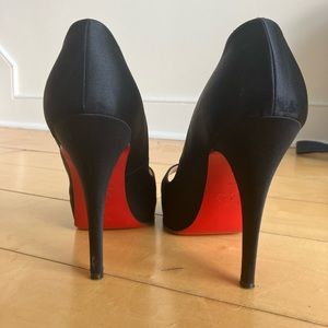 Gently used Authentic Christian Louboutin Red Sole Pumps
